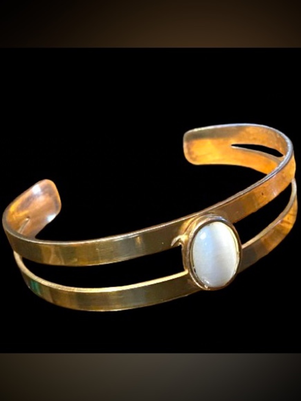Vintage Gold Tone Cuff Bracelet With White Iridescent Cabochon Stone / Glass ?
